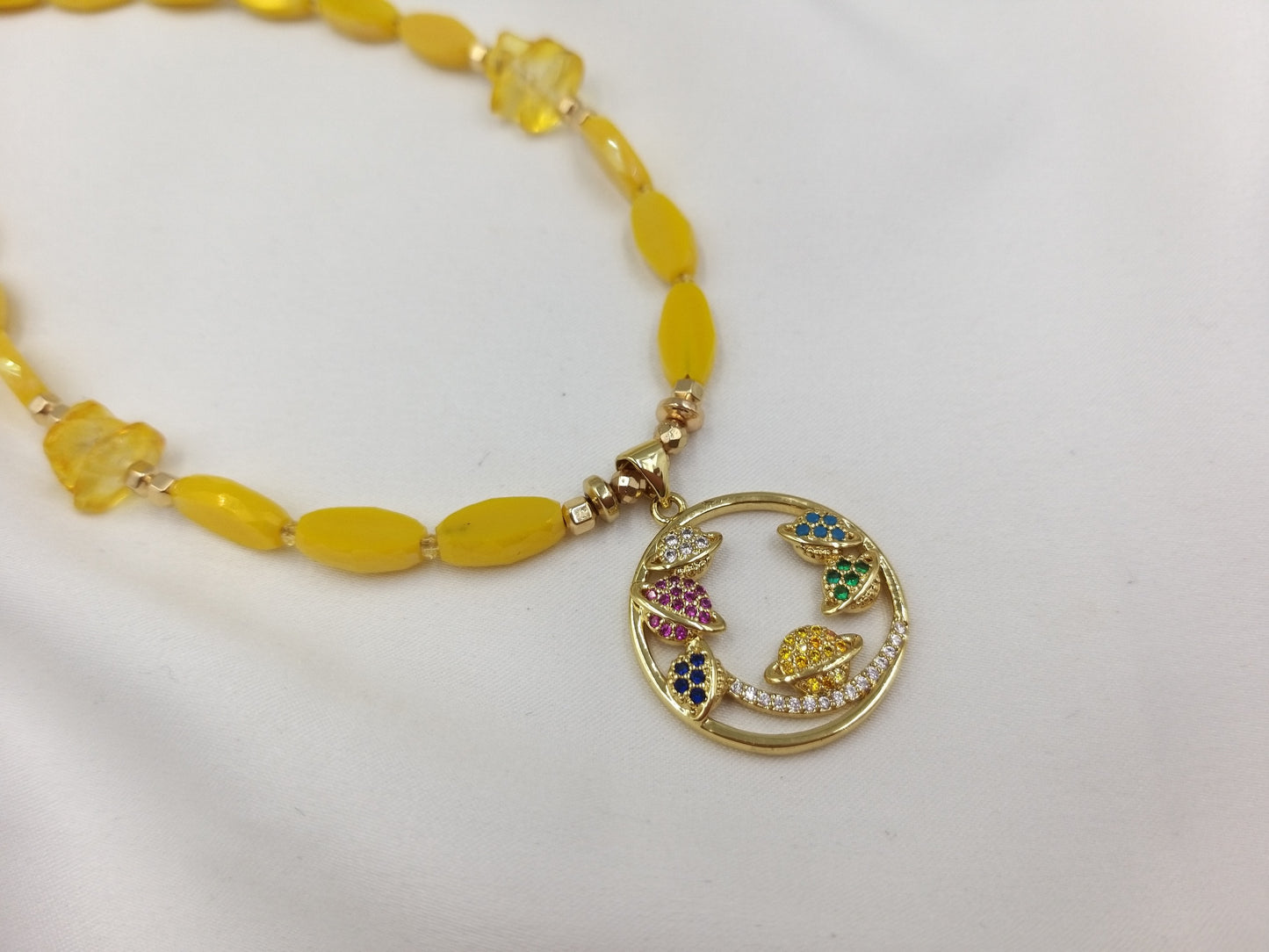 Χειροποίητο γυναικείο κοντό κολιέ ζιργκόν με κρύσταλλα σε δύο χρώματα