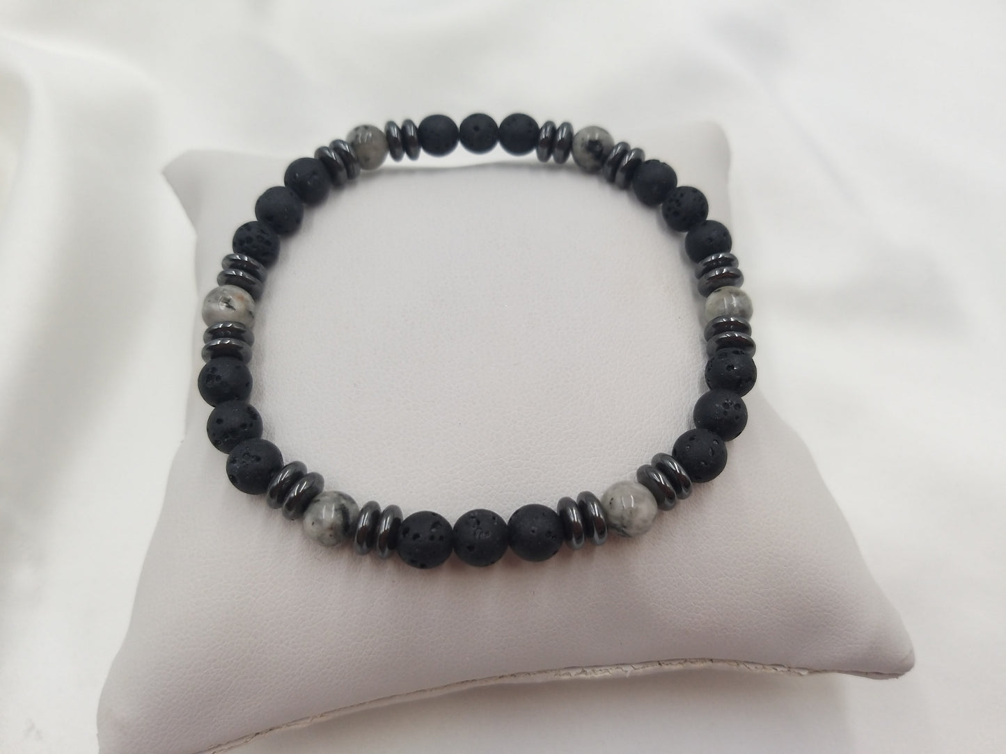 Ανδρικό βραχιόλι 6mm από μαύρη λάβα και αιματίτη, μέρος της συλλογής Shadow Core II της euhandmade
