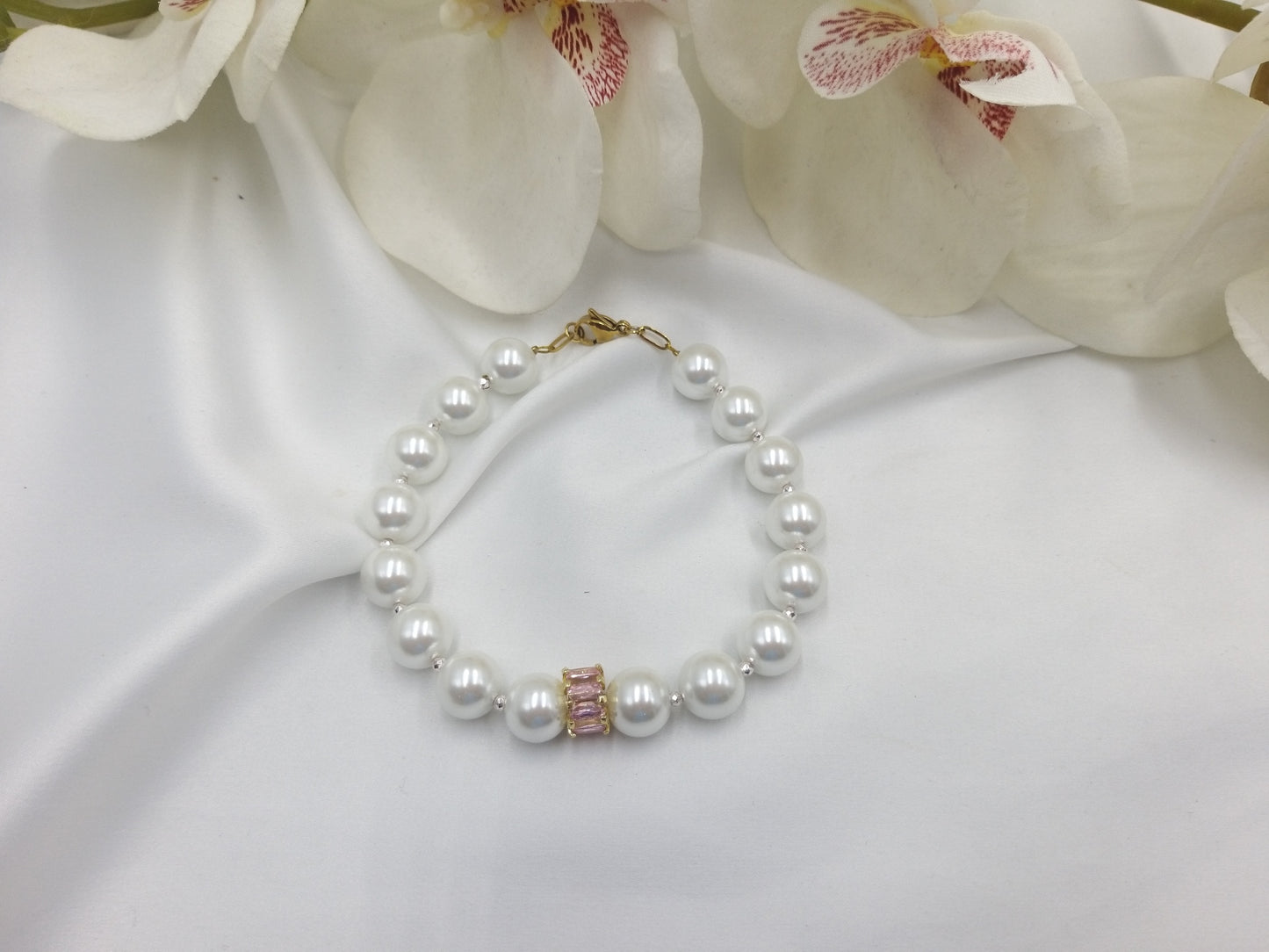 Βραχιόλι με ροζ ζιργκόν και λευκές πέρλες από euhandmade