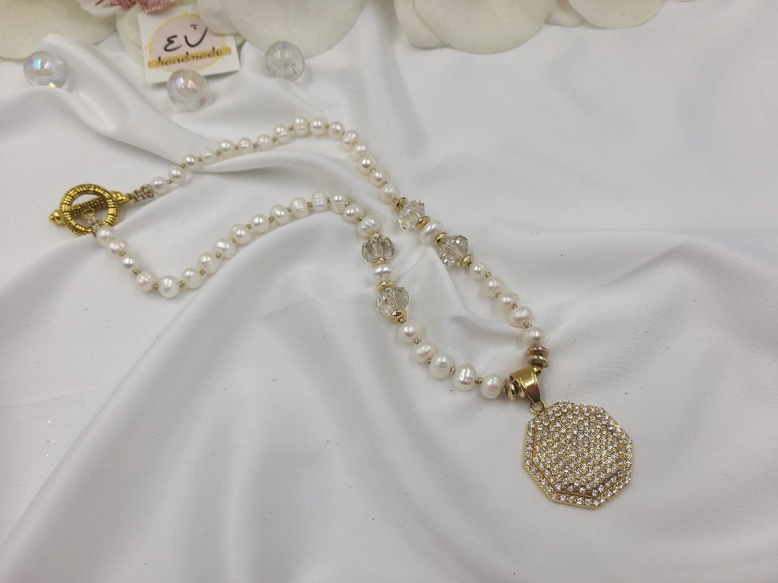 Χειροποίητο γυναικείο κολιέ με ατσάλινο πολύγωνο και ζιργκόν