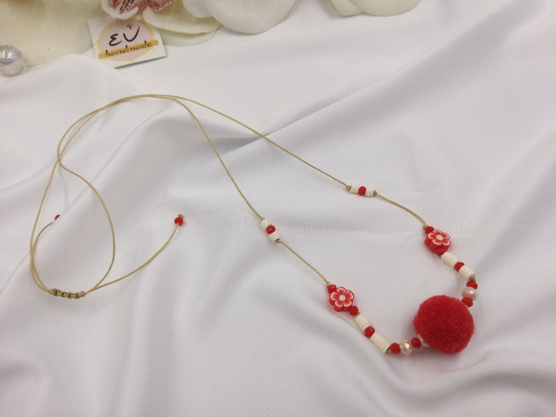 Χειροποίητο παιδικό κολιέ για κορίτσι με κόκκινο πον πον και κόκκινα λουλούδια φίμο