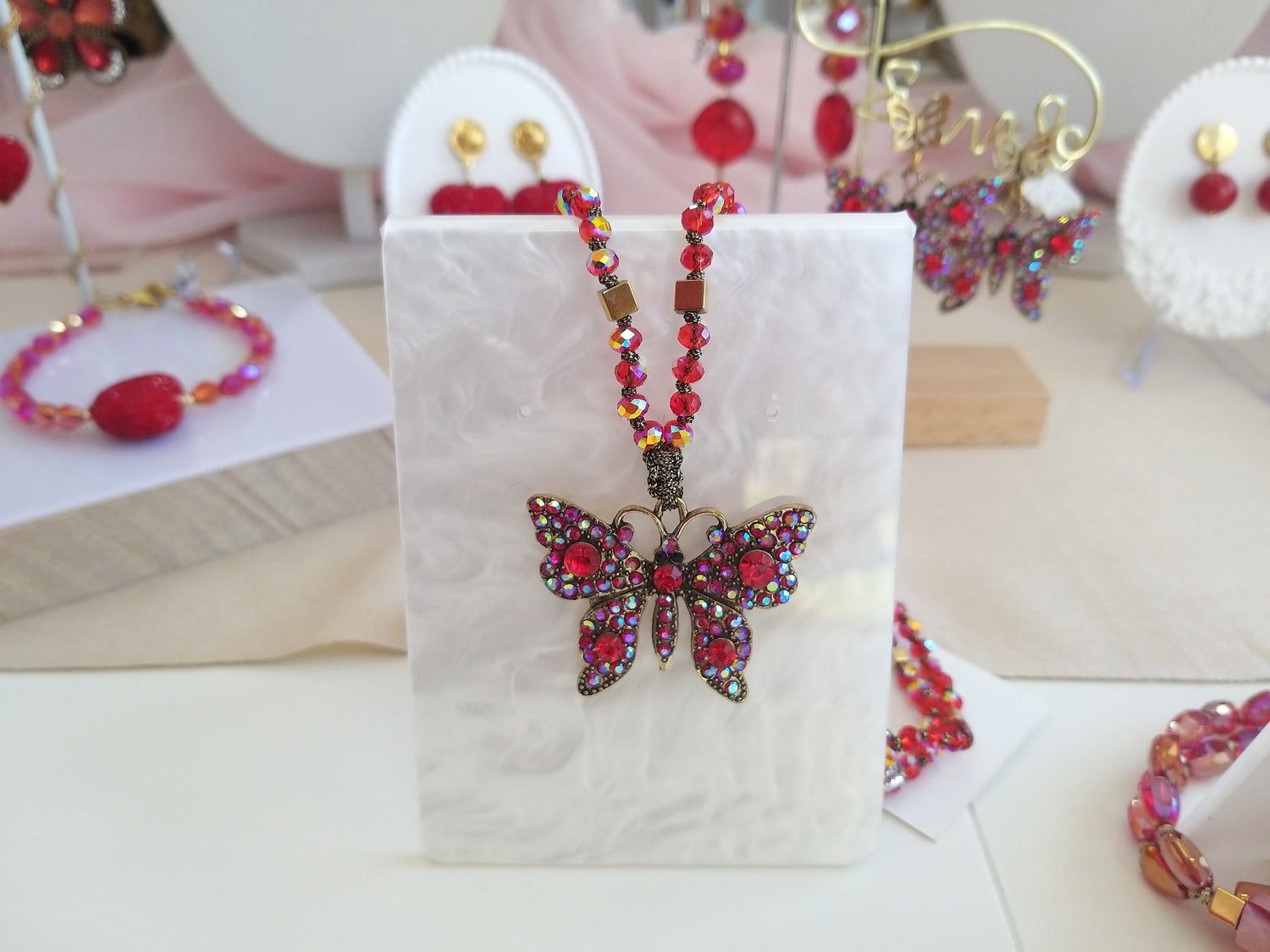 butterfly-handmade-necklace-euhandmade
