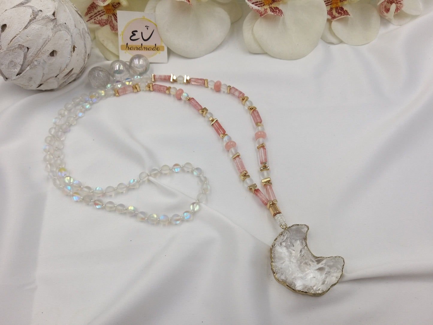 Χειροποίητο γυναικείο κολιέ φεγγάρι λευκού χαλαζία