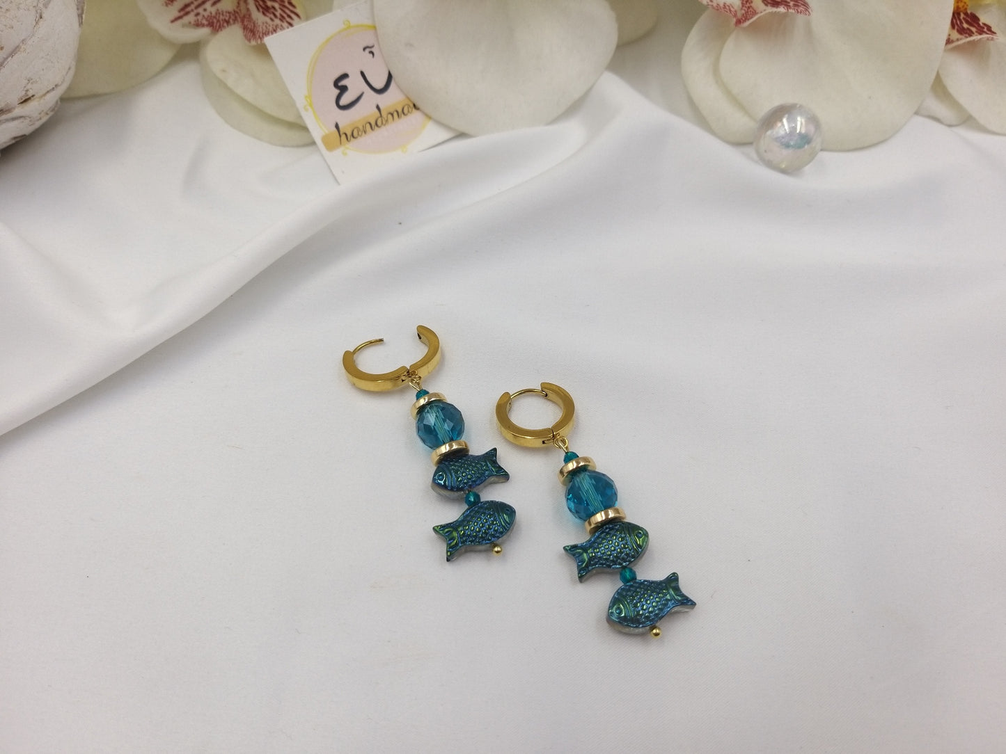 Χειροποίητα σκουλαρίκια ατσάλινοι κρίκοι με κρυστάλλινα ψαράκια