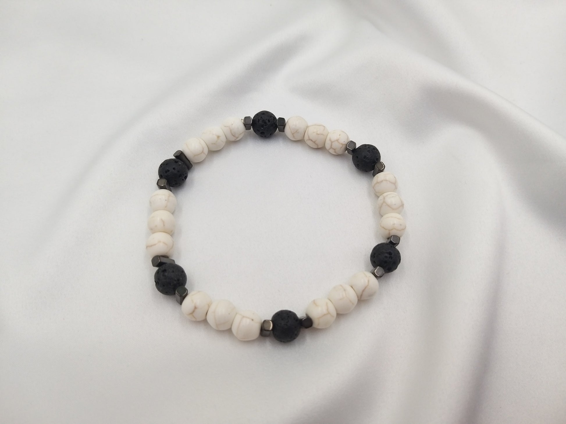 Ανδρικό βραχιόλι με χαολίτη και μαύρη λάβα