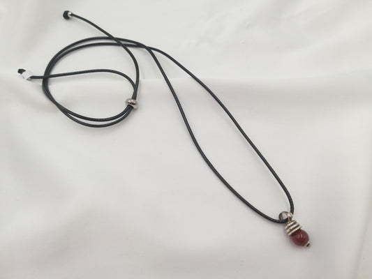 Ανδρικό χειροποίητο κολιέ από ασήμι 925 με φυσική κορνεόλη σε μαύρο κορδόνι – euhandmade