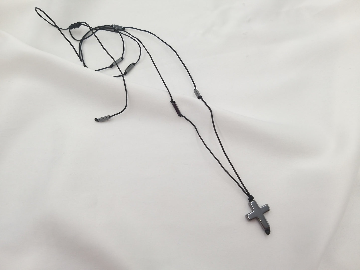 Ανδρικό κολιέ με φυσικό σταυρό αιματίτη χειροποίητο από  euhandmade