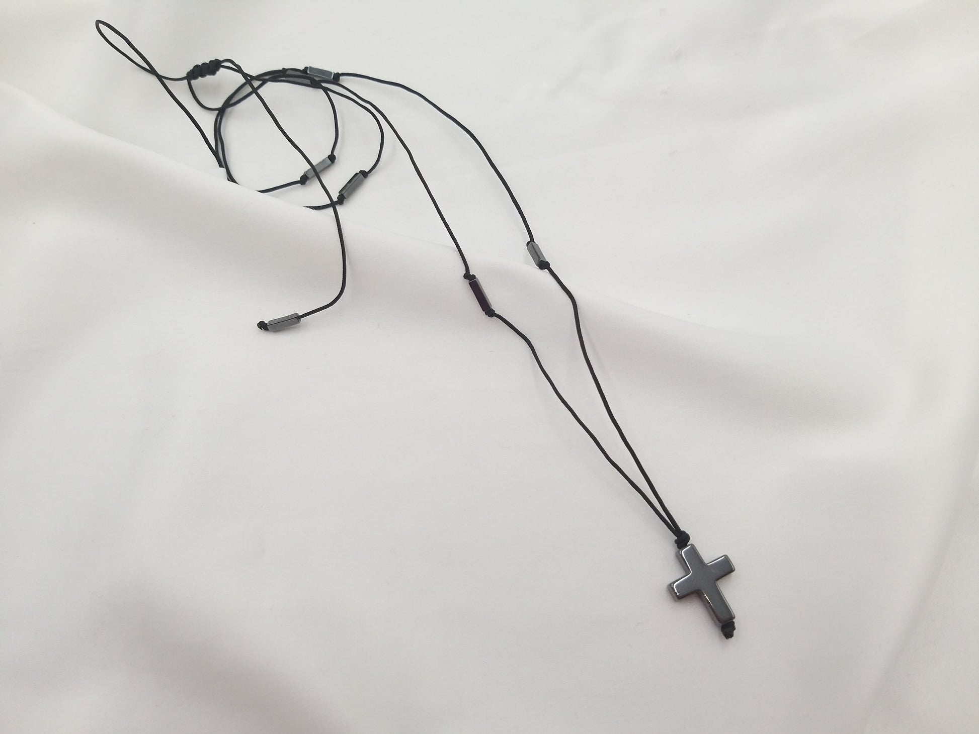 Ανδρικό κολιέ με φυσικό σταυρό αιματίτη χειροποίητο από  euhandmade