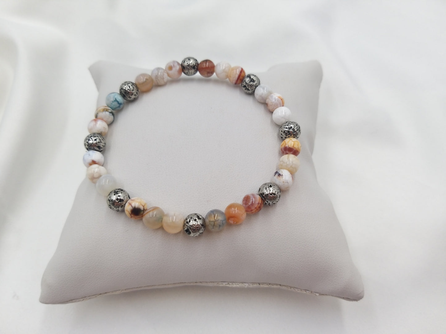 Χειροποίητο ανδρικό βραχιόλι με φυσικό αχάτη σε ανοιχτές γήινες αποχρώσεις και αιματίτη, minimal σχεδιασμός από το euhandmade