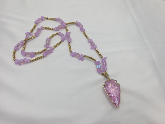 Χειροποίητο Crystal Arrows ροζάριο Lavender Moon με μοβ χαλαζία σε σχήμα βέλους και ιριδίζουσες χάντρες