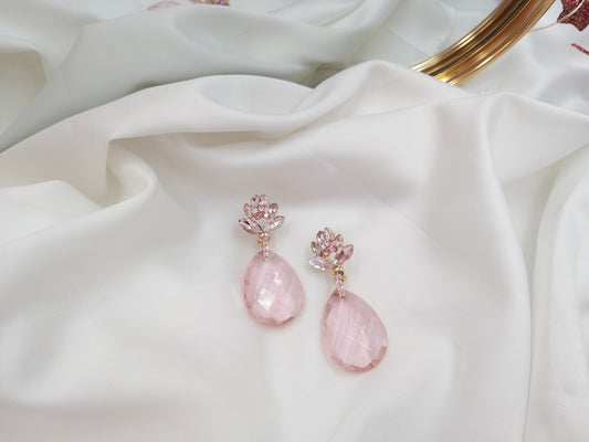 Χειροποίητα σκουλαρίκια με ροζ κρύσταλλα από τη συλλογή euhandmade