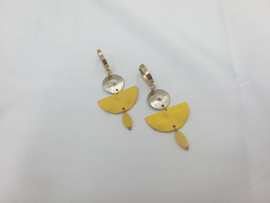 Καλοκαιρινά  κίτρινα σκουλαρίκια με κρύσταλλα από το euhandmade