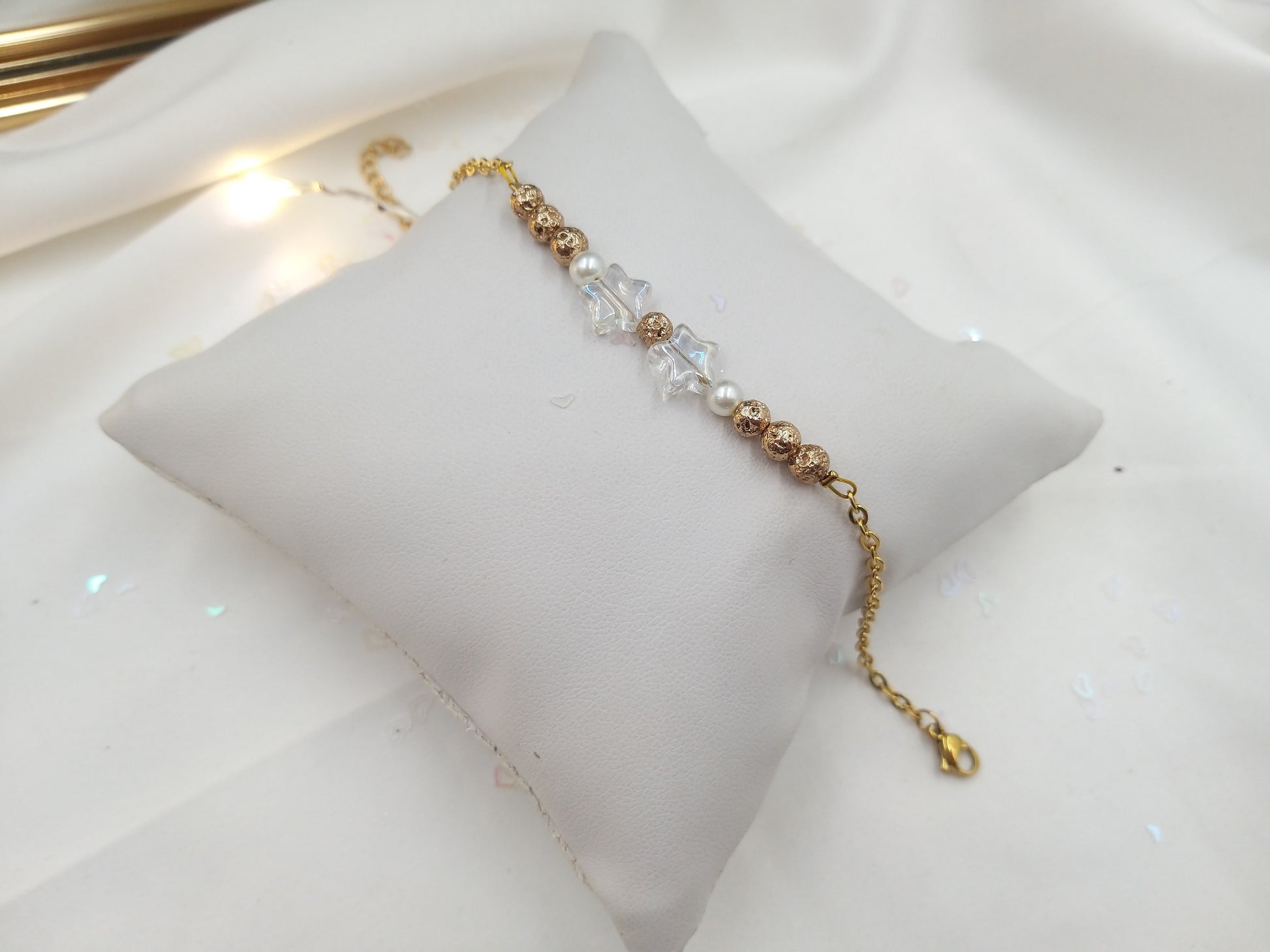 Χειροποίητο μίνιμαλ βραχιόλι με αστεράκια και κρύσταλλα euhandmade