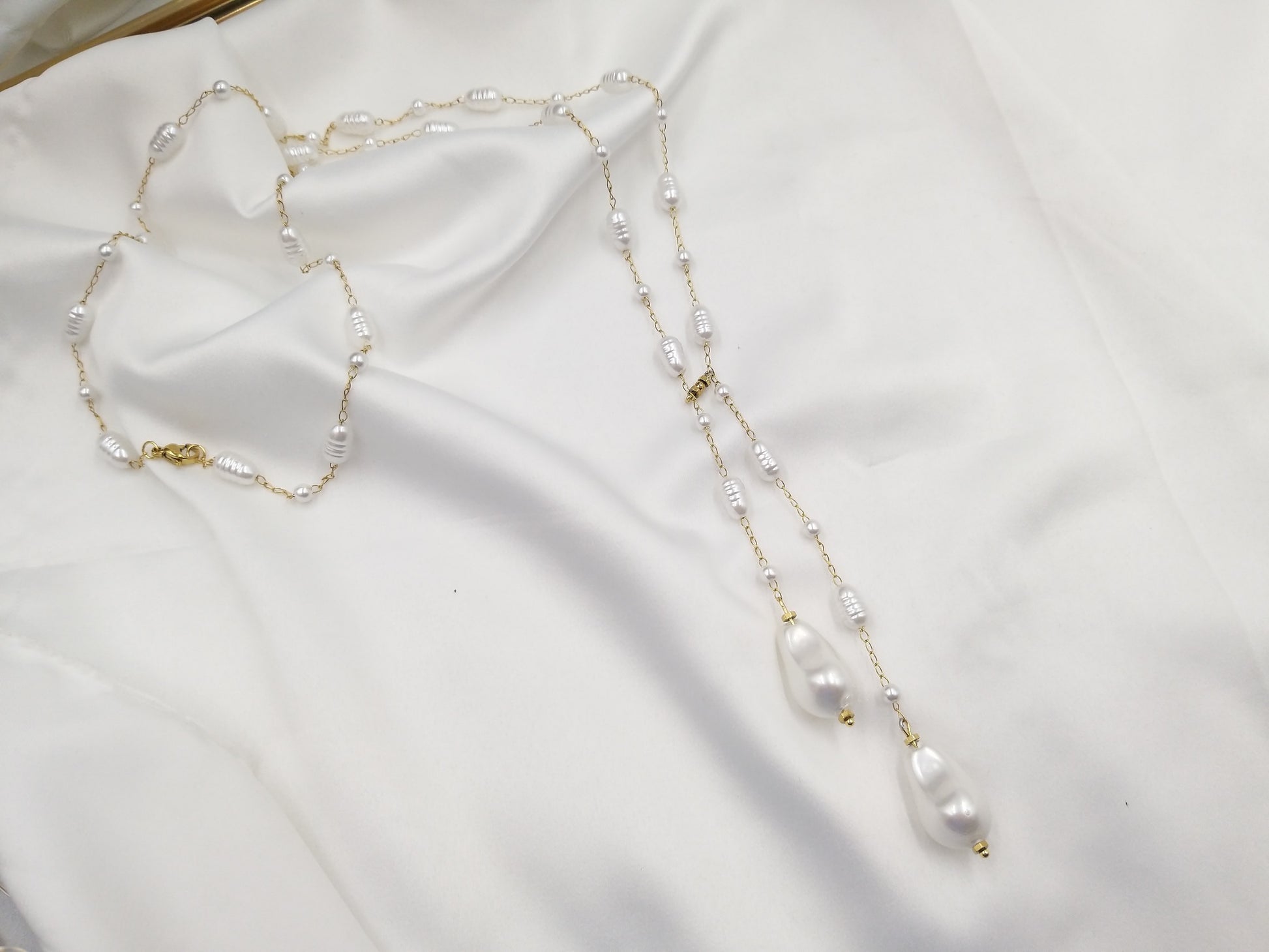 Χειροποίητο κολιέ από φίλντισι και μαργαριτάρια με χρυσή αλυσίδα euhandmade