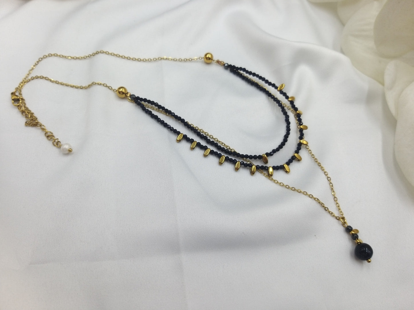 Τριπλό χειροποίητο κολιέ από χρυσόλιθο με χρυσές λεπτομέρειες, minimal chic δημιουργία Euhandmade