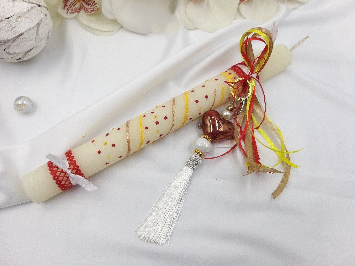 Χειροποίητη πασχαλινή λαμπάδα ιβουάρ με κεραμική καρδιά σε μπορντό και φούντα