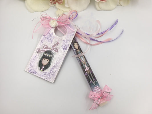 Χειροποίητη πασχαλινή λαμπάδα Santoro για κορίτσι με κρεμαστό πόρτας στο ίδιο μοτίβο, ζωγραφισμένη στο χέρι, σετ δώρου euhandmade