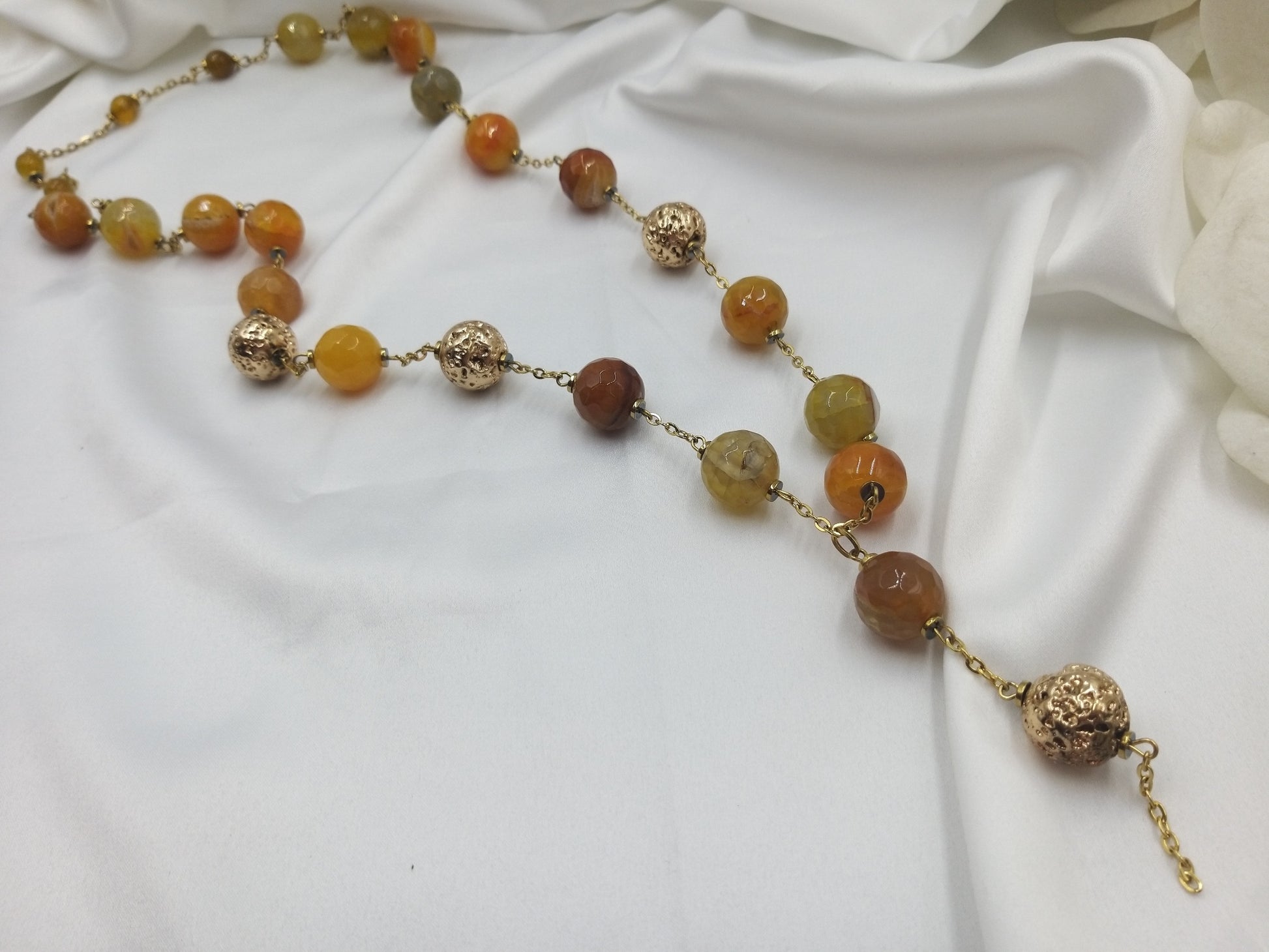 Μακρύ χειροποίητο κολιέ με κίτρινo και καφέ αχάτη, χρυσαί λάβα