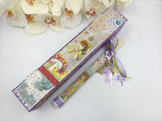 Πασχαλινή λαμπάδα Fairy με ξύλινο λαμπαδόκουτο και μπρελόκ μονόκερο