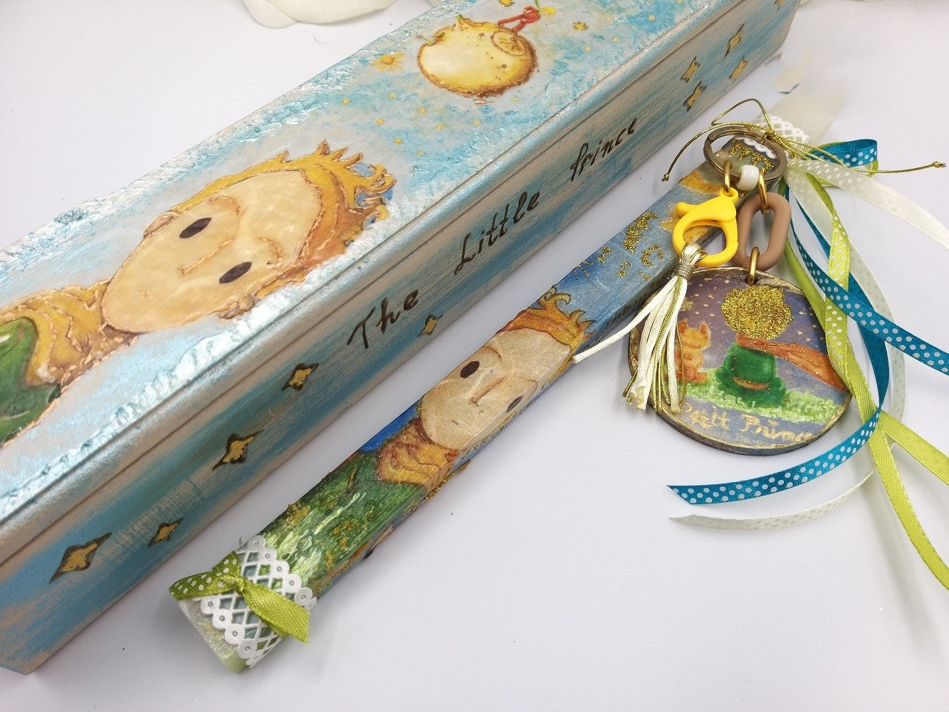 Χειροποίητη ζωγραφισμένη λαμπάδα με θέμα Little Prince