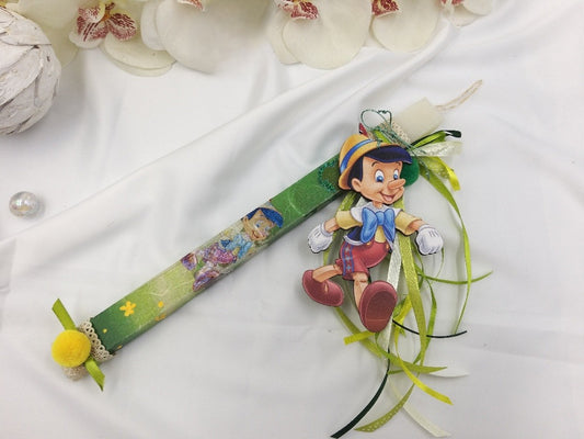 Πασχαλινή λαμπάδα Πινόκιο με καδράκι σε ιβουάρ βάση