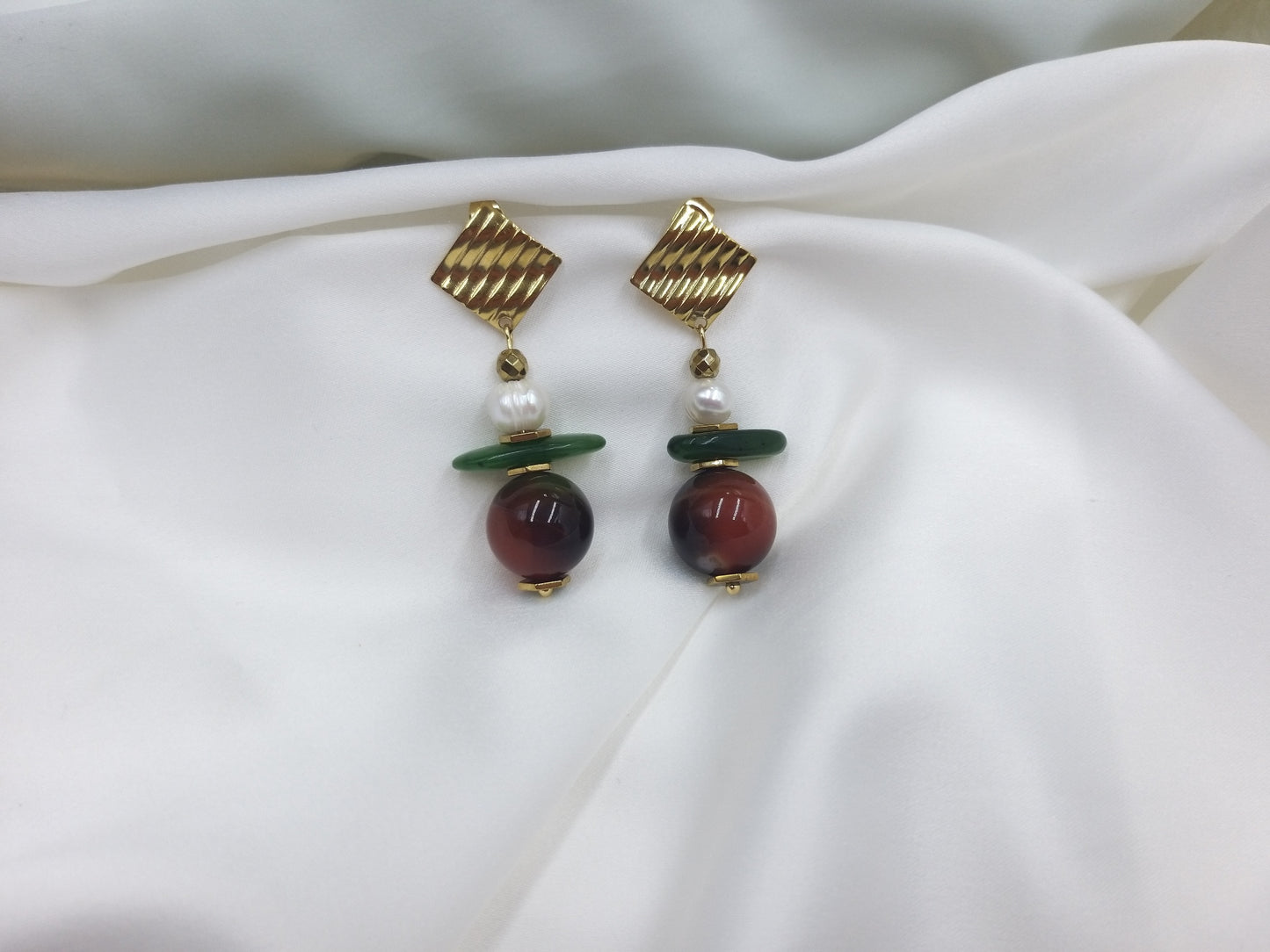 Χειροποίητα σκουλαρίκια με πράσινο αχάτη και φυσικά μαργαριτάρια, κομψή δημιουργία από το euhandmade