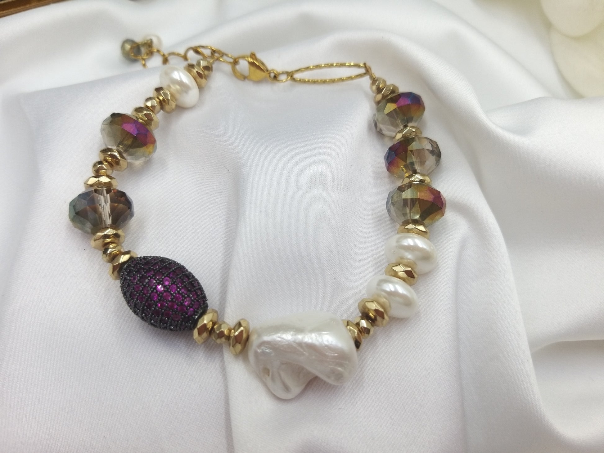 Χειροποίητο βραχιόλι με μαργαριτάρια και μωβ ζιργκόν