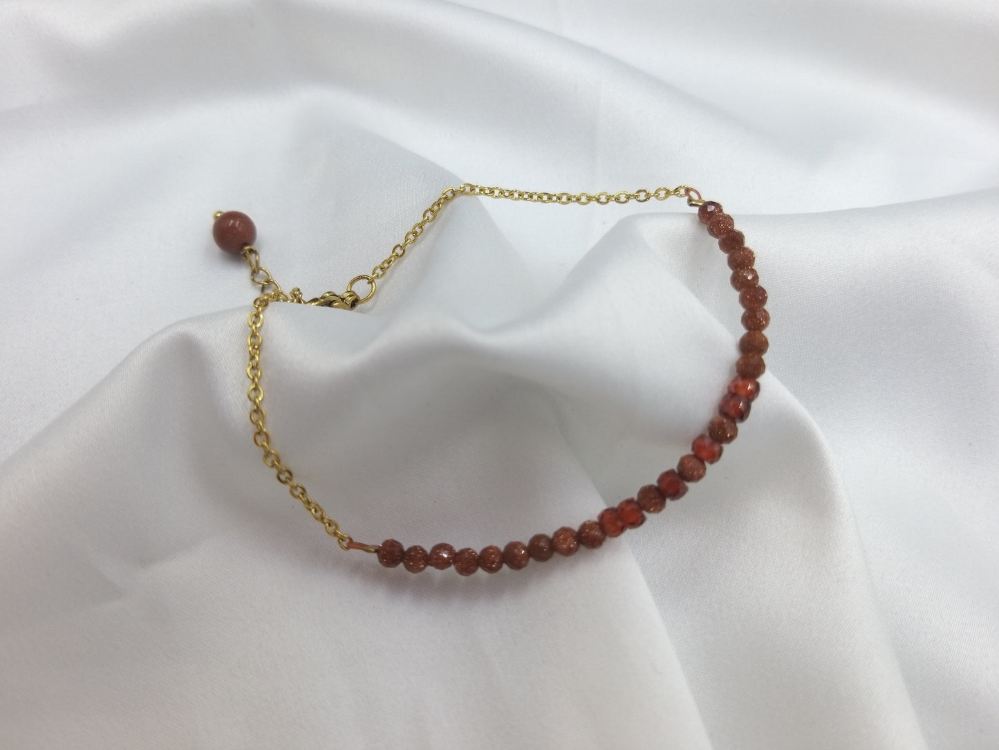 Μίνιμαλ βραχιόλι με φυσικό χρυσόλιθο και ζιργκόν σε λεπτή χρυσή αλυσίδα, χειροποίητο και κομψό