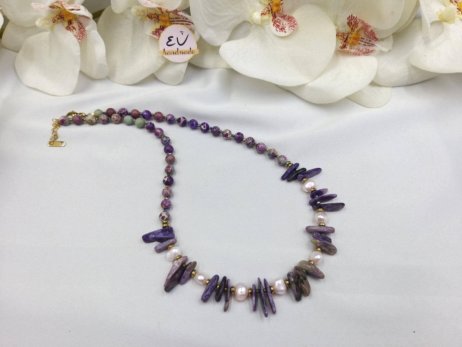 Κοντό χειροποίητο κολιέ με χαροΐτη , ροζ μαργαριτάρια και ιασπη euhandmade